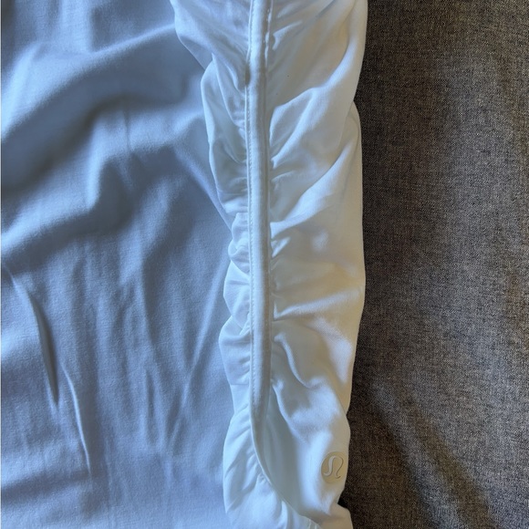 Lululemon tank.white no sleeves *NEW* never worn - Picture 5 of 7